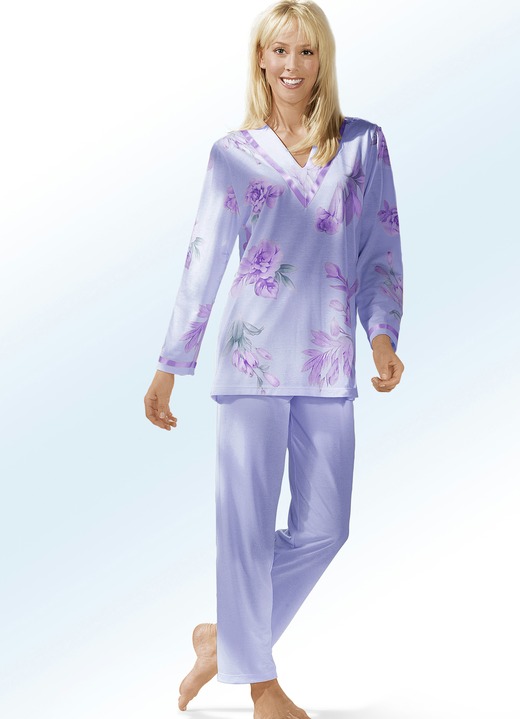 Pyjama's & shorty's - Pyjama met V-hals en lange broek, in Größe 036 bis 052, in Farbe SERING-MULTICOLOR Ansicht 1